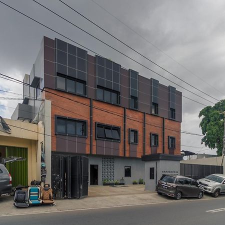 RedDoorz near Puri Indah Mall Dżakarta Zewnętrze zdjęcie